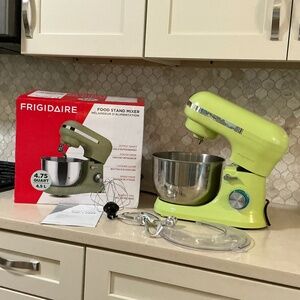 Frigidaire Food Stand Mixer - Bright Green